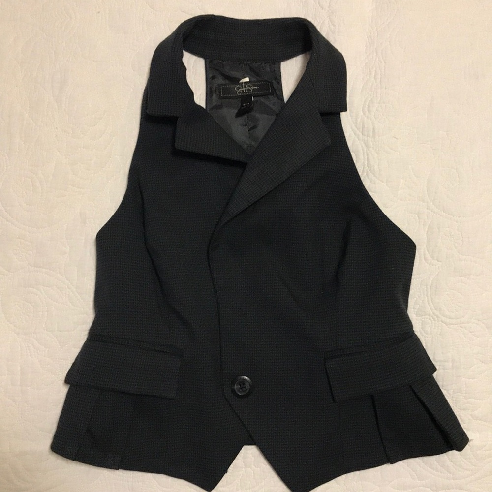 Jessica Simpson vest